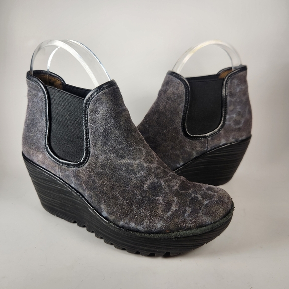 Fly London Shoes - FLY LONDON Women's Chelsea Boot Size 6 EU 36 Gray Leather Wedge Camo Shoe